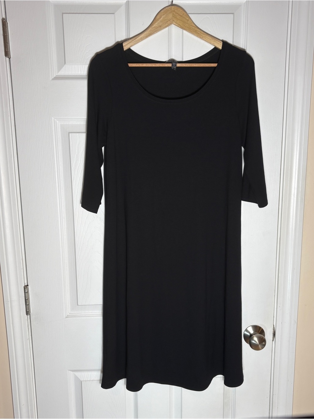 Eileen Fisher Med Black Stretch Jersey Swing
Dress 3/4 Sleeve Minimalist, Luxury